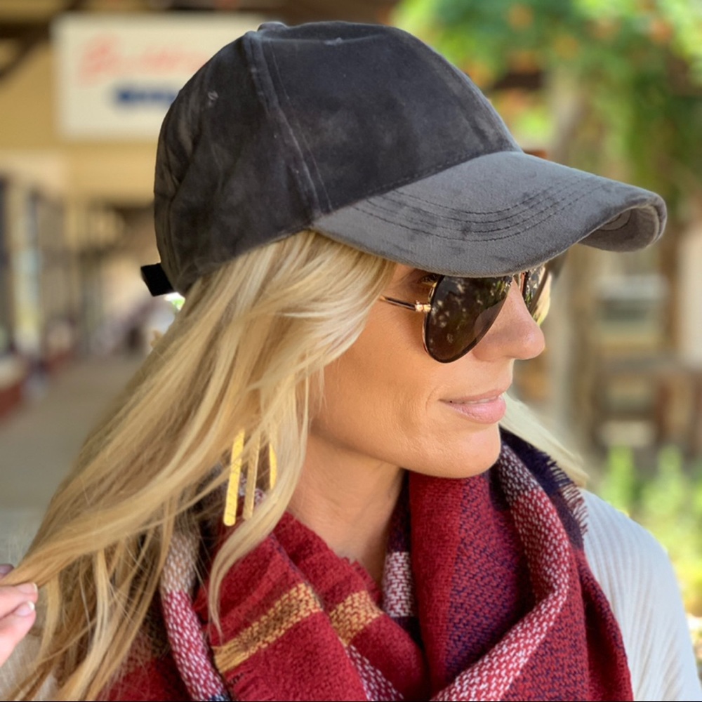 ✨RESTOCKED✨Gray Velvet Baseball Cap - Picture 3 of 7